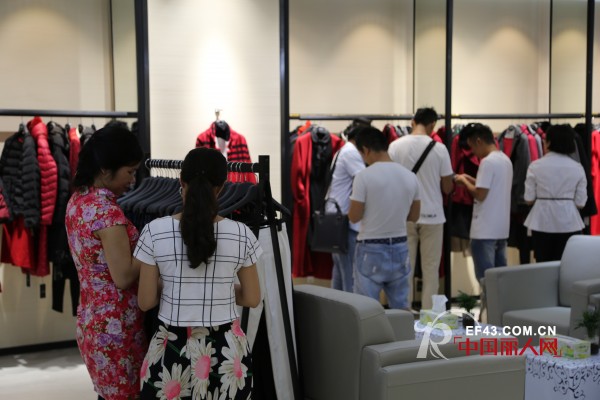 æ­ç¥è§…çŽ›æœé¥°ä¹”è¿ä¹‹å–œ å¼€ä¸šé…’ä¼šåœ†æ»¡è½å¹•