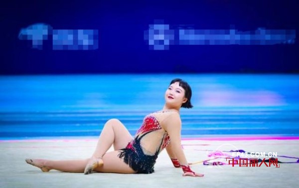 è¶…æ–°æ˜Ÿè¿åŠ¨ä¼šè¾£ç›®æ´‹å­è·³ä½“æ“ç«äº† å¾®èƒ–å¥³ç”Ÿç©¿å¡ä½©è¯ºå¥³è£…ä¹Ÿæ˜¯ç¾Žç¾Žå“’