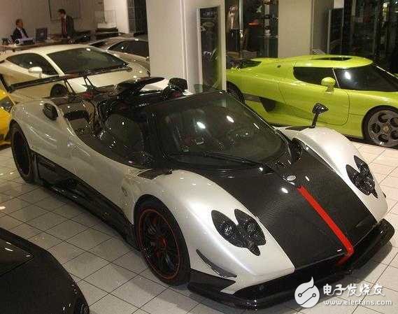 The world's fastest 10 roadsters, Bugatti second, the first is it