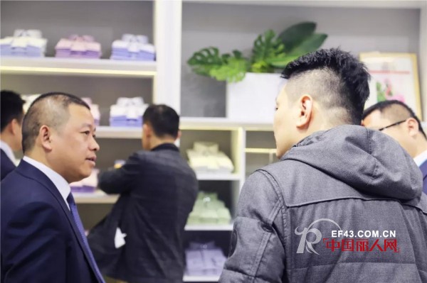 æºç±³åˆ‡æƒŠè‰³äº®ç›¸CHIC2018æ˜¥å­£å±• é•¿è…¿å¥³ç¥žç‚¹ç‡ƒå…¨åœº