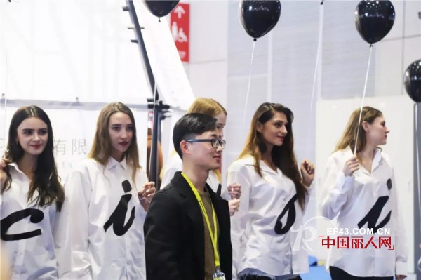 æºç±³åˆ‡æƒŠè‰³äº®ç›¸CHIC2018æ˜¥å­£å±• é•¿è…¿å¥³ç¥žç‚¹ç‡ƒå…¨åœº