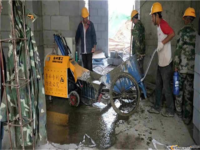 'Concrete pump with secondary construction column on site is taken over in this way