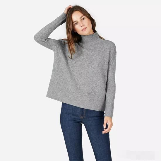 Who says cashmere sweaters must be old-fashioned? These cashmere sweaters are the must-haves in fashionable girls' cupboards.