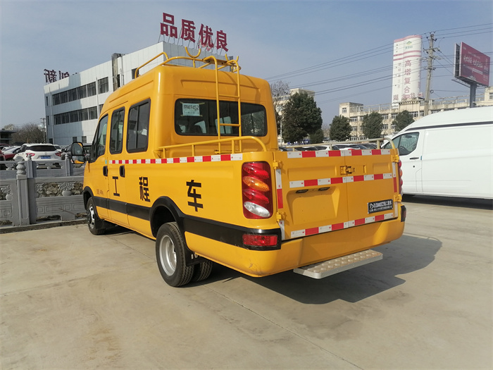 Tunnel maintenance vehicle_emergency water supply emergency vehicle_iveco 9-seater with bucket-new olson electric engineering emergency vehicle