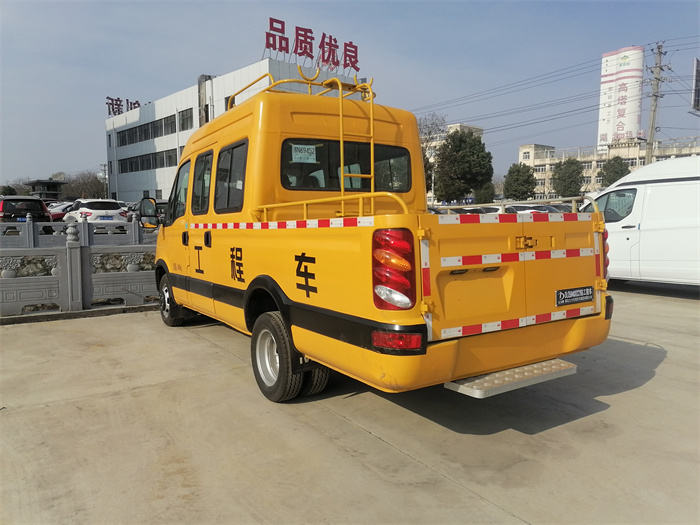 Metro maintenance truck_Landscaping maintenance engineering truck_IVECO Blue emergency vehicle-Electric engineering truck