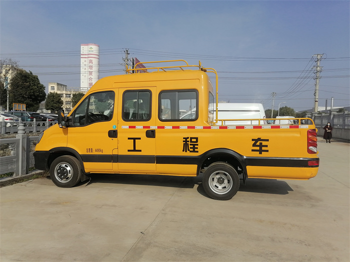 Engineering emergency vehicle_road maintenance vehicle_iveco 9-seater with bucket-new olson electric emergency vehicle