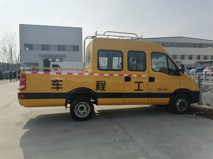 Engineering rescue vehicle_road maintenance vehicle_iveco electric engineering vehicle tool vehicle