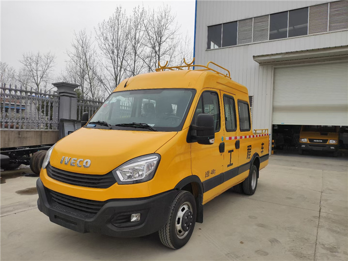 Tunnel repair engineering vehicle_rescue engineering vehicle_iveco 9-seater with bucket