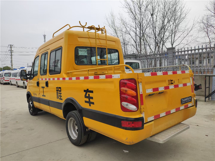 Railway maintenance truck_oilfield engineering vehicle_iveco blue emergency vehicle-electric engineering vehicle