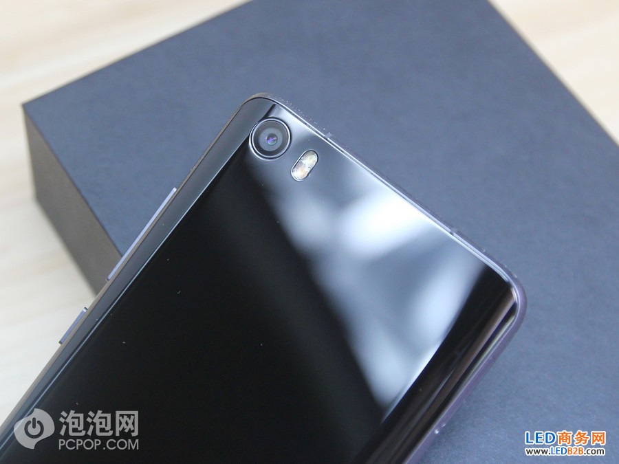 Ten black technology collections in one! Xiaomi 5 out of the box