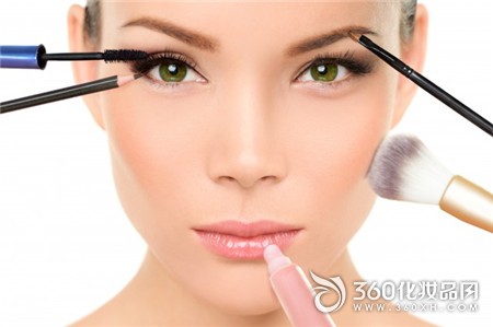 Fog eyebrows, artificial eyebrows, young women, eyebrows, eyebrow powder