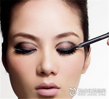 Eye makeup eyeliner eye shadow black eyeball