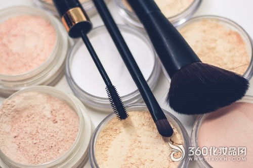 What are the beginner makeup tools?