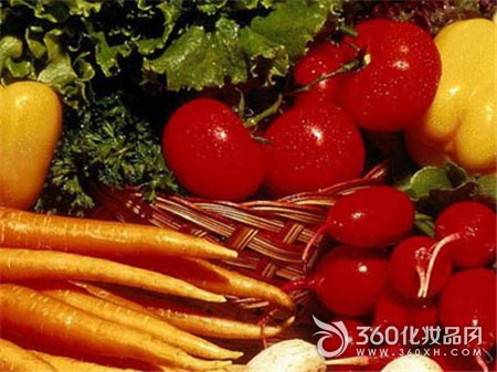 Squeeze skin computer skin hydrating juice vegetable leaf