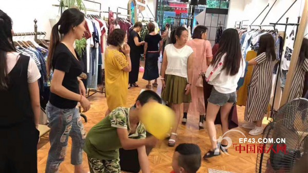 çƒ­çƒˆç¥è´ºåŽŸåˆ›è®¾è®¡å¸ˆä¸»æå¥³è£…å“ç‰Œä¸´æ²§åº—ç››å¤§å¼€ä¸š