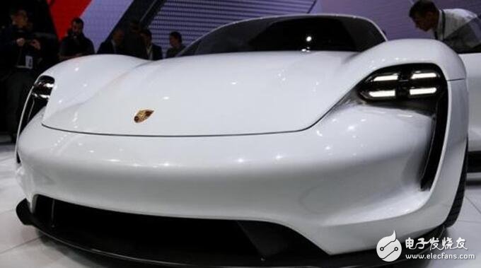 Porsche commission charging 15 points over Tesla Full? Palamera + 911 fit!