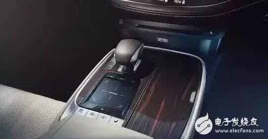 A whole new generation of Lexus LS is awesome! Equipped with the first active avoidance pedestrian detection system