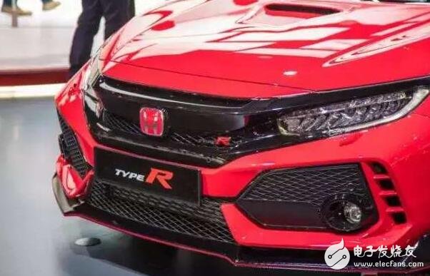 When you meet the tenth generation Civic Type R, don't mess with it, Porsche has to lean on the side.