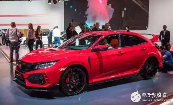 When you meet the tenth generation Civic Type R, don't mess with it, Porsche has to lean on the side.