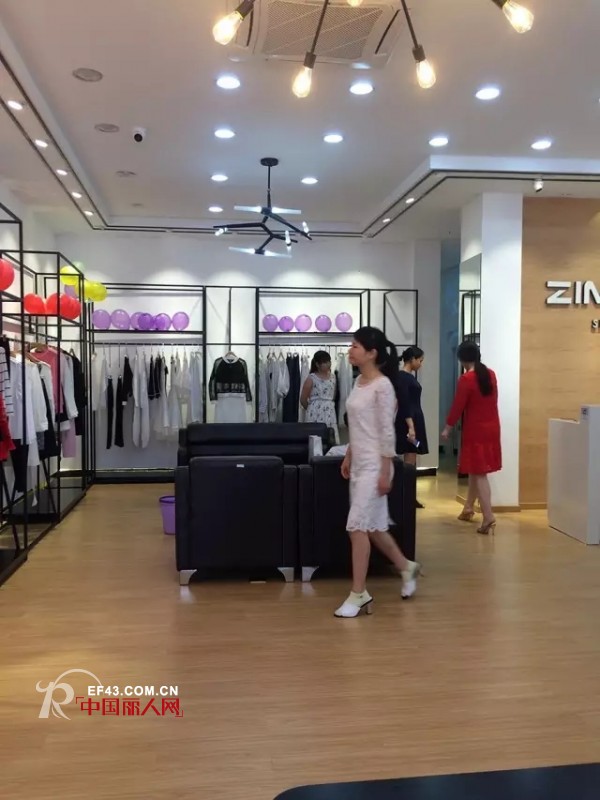 8æœˆè¿žç»­20å¤šå®¶æ–°å¼€ä¸š ZIMMURæ–°åº—æ°”åŠ¿å¦‚è™¹ä¸å¯æŒ¡