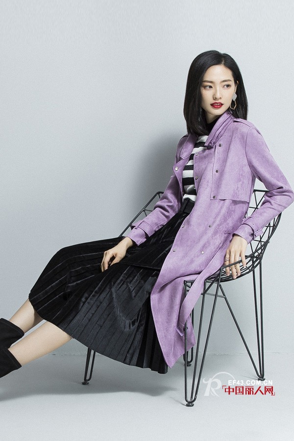çŽ°åœ¨æ¯”è¾ƒæµè¡Œç©¿ä»€ä¹ˆé¢œè‰²æœè£…ï¼Ÿ  ç´«è‰²å¤§è¡£å¦‚ä½•æ­é…