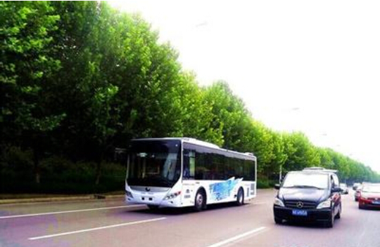 Driverless bus