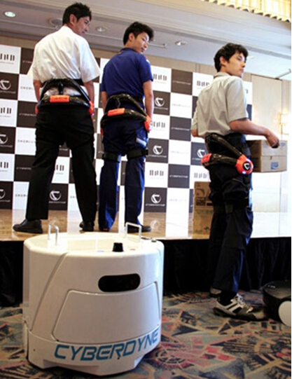 The new robot will be unveiled at the Japanese airport, carrying the cleaning sample line