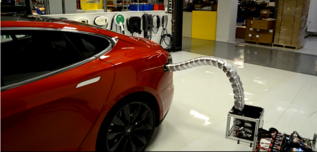 Tesla pushes the snake charging robot