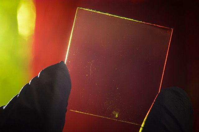 New transparent solar glass battery