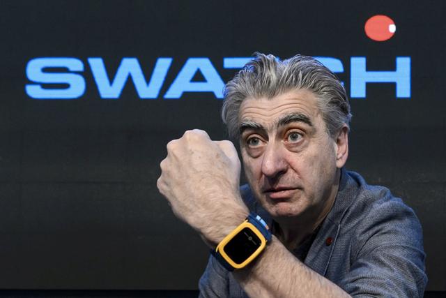 Traditional watchmakers will force, Swatch will push a variety of smart watches