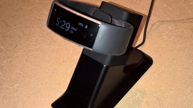 Microsoft launched the Band 2 fitness bracelet dedicated charging base