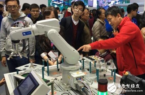 Industrial education robot