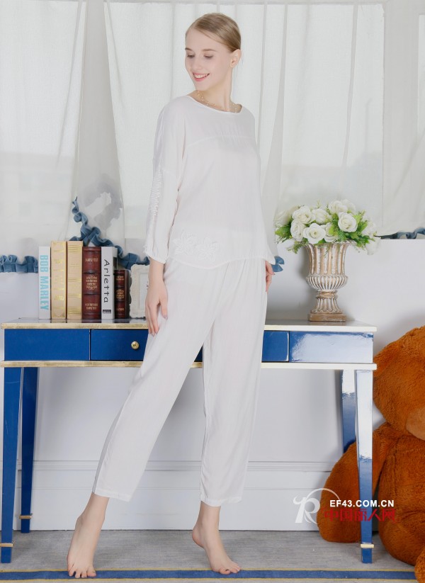 æµªæ¼«å­£èŠ‚å®¶å±…æœå€¾æƒ…ä¸Šæ–°