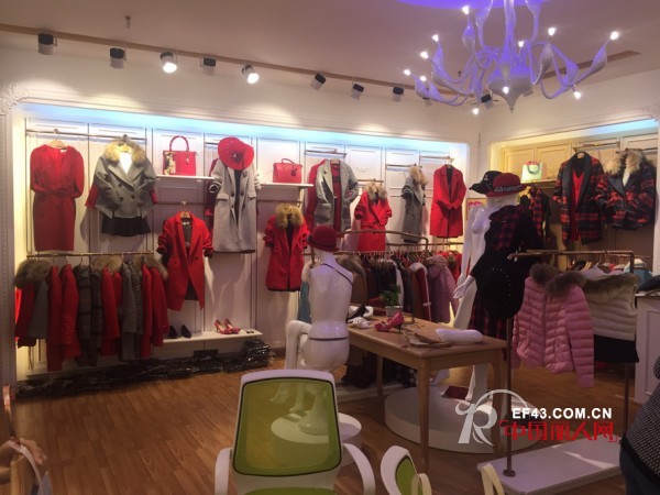 å–œè®¯|æ­è´ºTXGå½¤æ¬£æ ¼å¥³è£…æˆåŠŸç­¾çº¦æ·±åœ³é¾™åŽåº—å¤å°å§