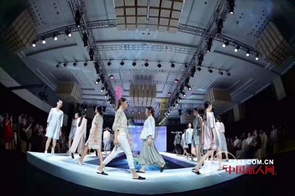 çƒ­çƒˆç¥è´ºFA LOUINA2019æ˜¥å¤æ–°å“å‘å¸ƒä¼šéš†é‡ä¸¾è¡Œ