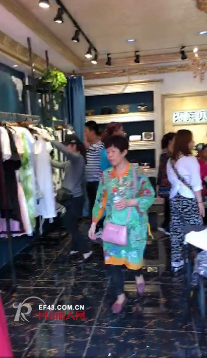 å–œè®¯ï¼æ­å–œå“ˆå°”æ»¨é˜¿èŽ±è´ç³æŠ˜æ‰£å¥³è£…åº—ç››å¤§å¼€ä¸š