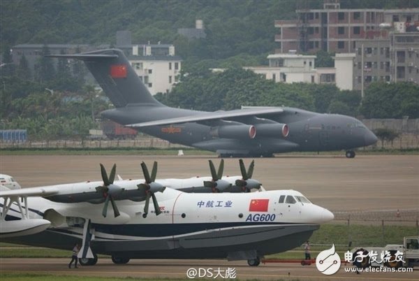 Two domestic heavy aircraft will be unveiled for the first time tomorrow at Zhuhai Air Show