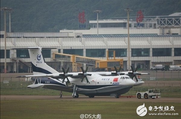 Two domestic heavy aircraft will be unveiled for the first time tomorrow at Zhuhai Air Show