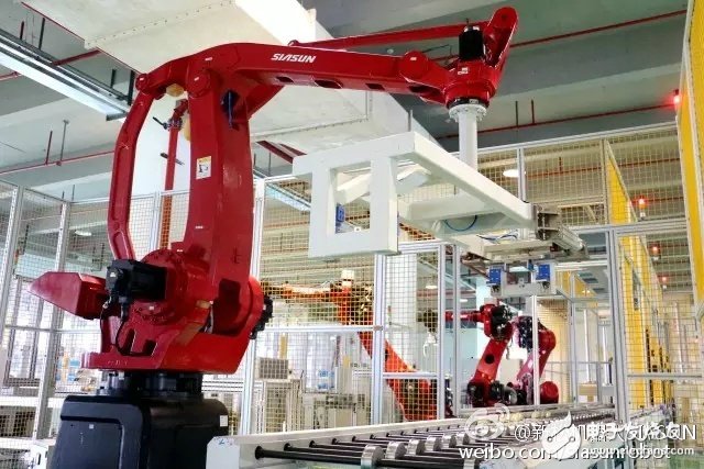 Alternative "black factory": industrial robots do not even need to turn on the lights