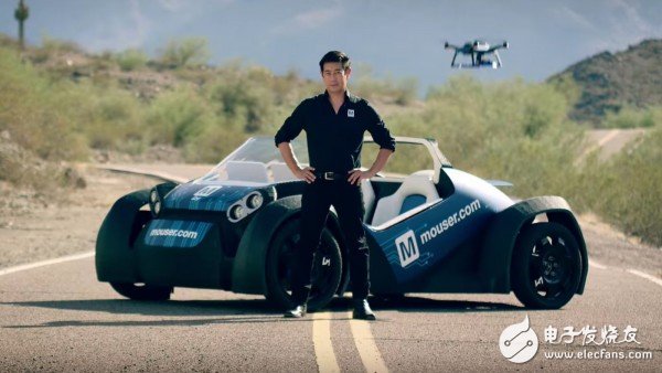 interesting! Self-driving 3D printing car on the road, also equipped with a drone