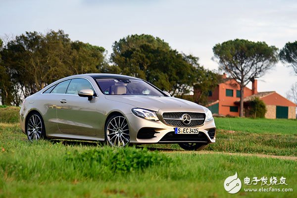 Please pay attention to the control of the value of the color, this Mercedes-Benz E Coupe will evoke your desire to change!