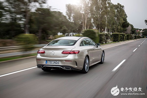 Please pay attention to the control of the value of the color, this Mercedes-Benz E Coupe will evoke your desire to change!