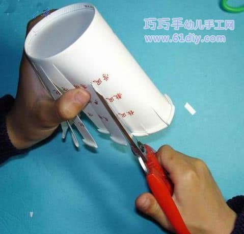 Children's environmentally friendly hand - paper cup lantern 1