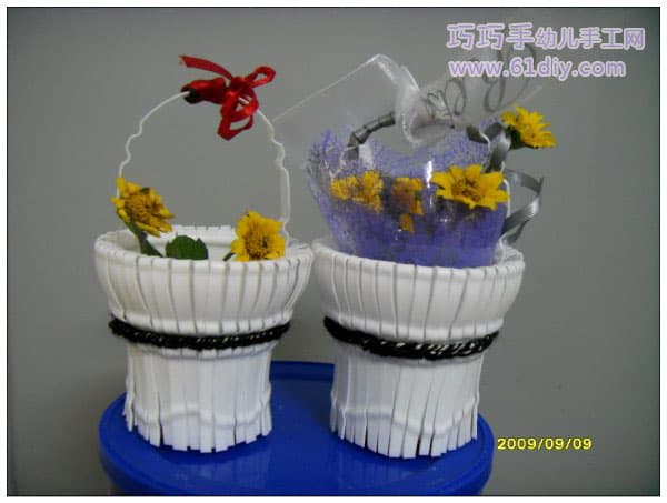 Flower basket made of AD calcium bottle