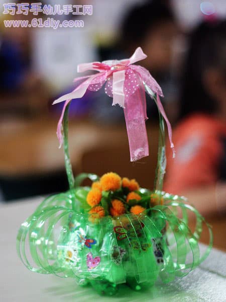 Soda bottle making basket