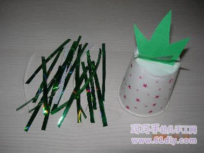 Children's paper cup handmade - green pineapple