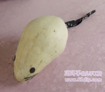 Little mouse made of white radish