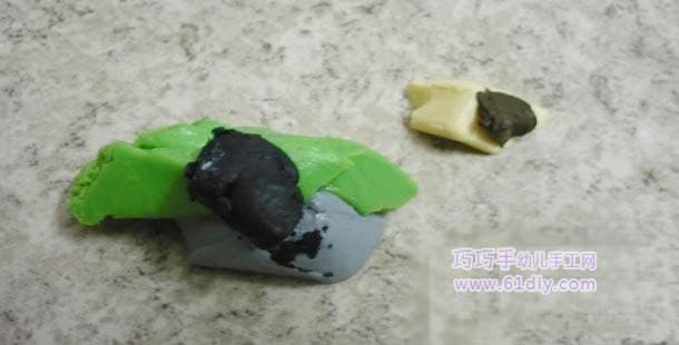 Soft clay making dice (dragon Boat Festival handmade)