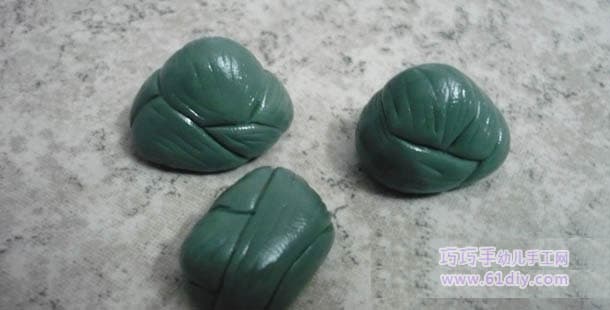 Soft clay making dice (dragon Boat Festival handmade)