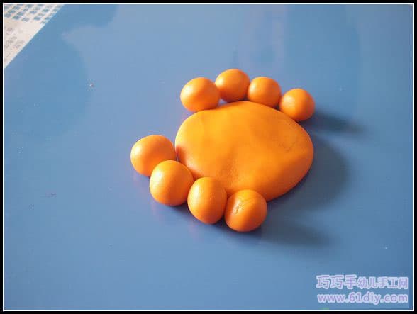 Plasticine making small crab illustration